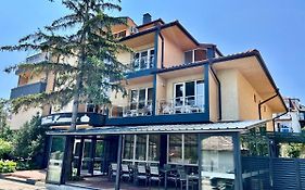 Семеен Хотел Контеса